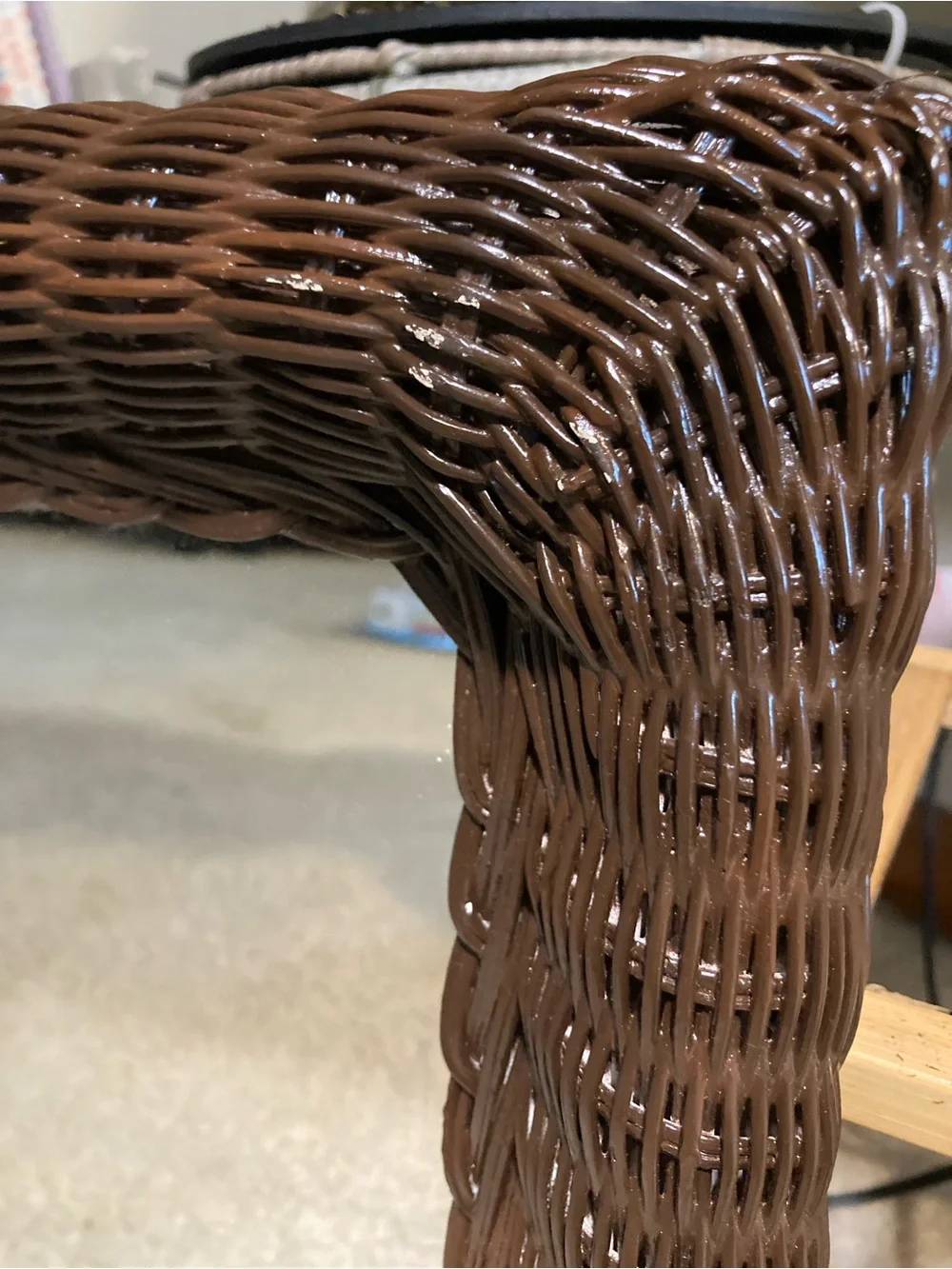 Brown woven Wicker Wall Mirror, M size, excellent condition